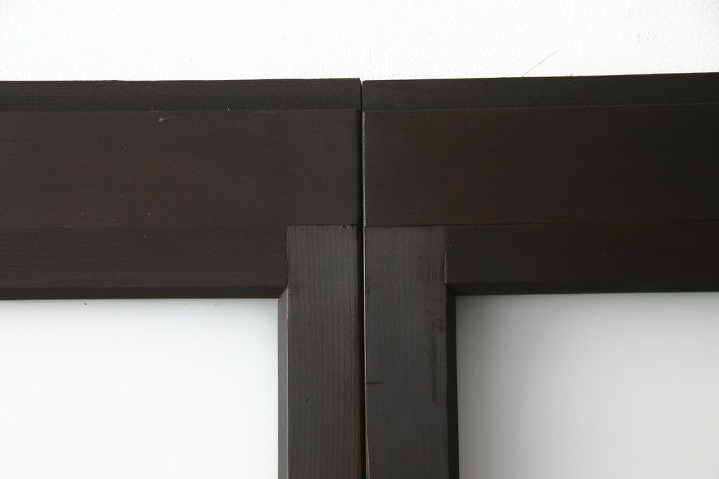 アンティークの建具をリペア&カスタム!高さと幅をリサイズし、モダンなデザインに変更。引手の取り付け。濃い茶色で着色仕上げ。(ガラス戸、引き戸)