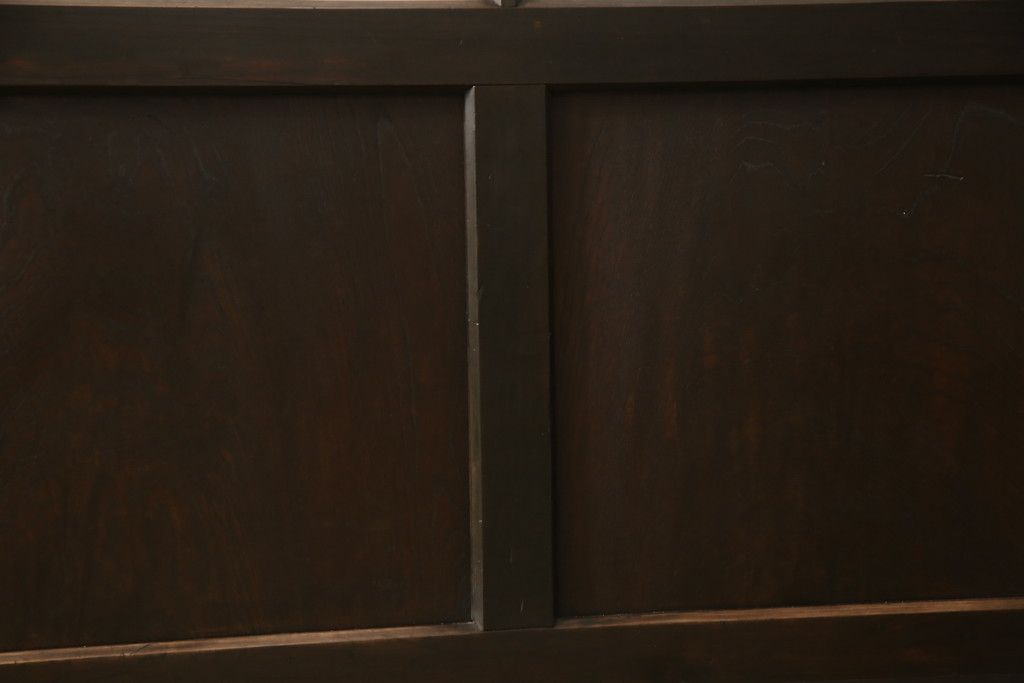 アンティークの建具をリペア&カスタム!高さと幅をリサイズし、モダンなデザインに変更。引手の取り付け。濃い茶色で着色仕上げ。(ガラス戸、引き戸)