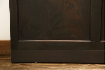 アンティークの建具をリペア&カスタム!高さと幅をリサイズし、モダンなデザインに変更。引手の取り付け。濃い茶色で着色仕上げ。(ガラス戸、引き戸)