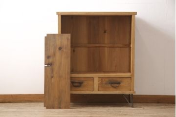 昭和中期の鉄脚付き収納棚の見た目を変えずに綺麗にリペア!クリアワックス塗装で仕上げ。(戸棚、飾り棚、オープン棚)