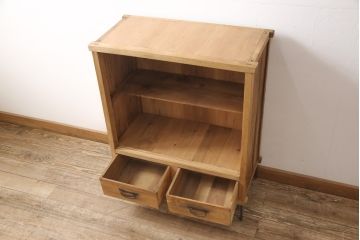 昭和中期の鉄脚付き収納棚の見た目を変えずに綺麗にリペア!クリアワックス塗装で仕上げ。(戸棚、飾り棚、オープン棚)