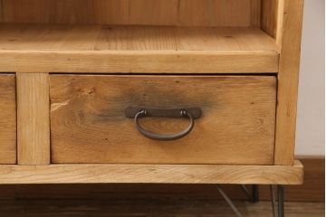 昭和中期の鉄脚付き収納棚の見た目を変えずに綺麗にリペア!クリアワックス塗装で仕上げ。(戸棚、飾り棚、オープン棚)