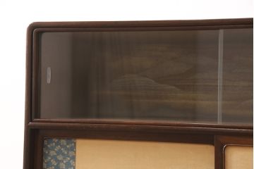アンティークの蛇腹戸(シャッター)付き収納棚の見た目を変えずに綺麗にリペア!木部や接合部・可動部を調整し、キズを消して補修。蜜?ワックスで仕上げ。(茶棚、戸棚)
