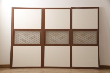 昭和後期の組子入りふすまをリペア&カスタム!リサイズし、開き戸として使えるよう仕様を変更。引手は埋木処理。襖紙を張り替え、本体は現状に近い色味に着色仕上げ。(引き戸、帯戸)