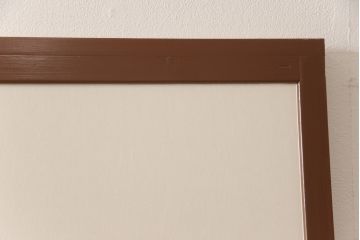 昭和後期の組子入りふすまをリペア&カスタム!リサイズし、開き戸として使えるよう仕様を変更。引手は埋木処理。襖紙を張り替え、本体は現状に近い色味に着色仕上げ。(引き戸、帯戸)