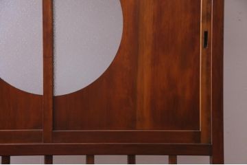 アンティークの引き戸付き衝立をリペア&カスタム!当時物の色ガラスを使用したオリジナルのステンドグラスをはめ込み、大正ロマンな雰囲気に。(つい立て、間仕切り、パーテーション)