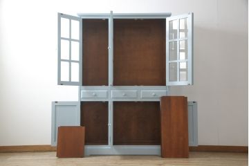 北海道民芸家具の食器棚をリペア&カスタム!高品質リペアを施し、くすんだ水色でペイント仕上げ。(カップボード、キャビネット、サイドボード、サイドキャビネット)