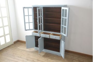 北海道民芸家具の食器棚をリペア&カスタム!高品質リペアを施し、くすんだ水色でペイント仕上げ。(カップボード、キャビネット、サイドボード、サイドキャビネット)