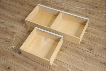 北海道民芸家具の食器棚をリペア&カスタム!高品質リペアを施し、くすんだ水色でペイント仕上げ。(カップボード、キャビネット、サイドボード、サイドキャビネット)