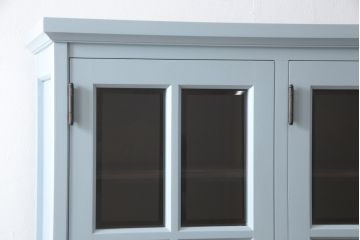 北海道民芸家具の食器棚をリペア&カスタム!高品質リペアを施し、くすんだ水色でペイント仕上げ。(カップボード、キャビネット、サイドボード、サイドキャビネット)