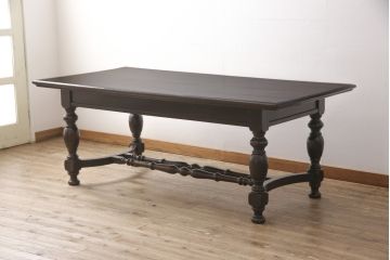 大正時代のダイニングテーブルをリペア&カスタム!幕板下に取り付けられていた桟は取り外し、色味は脚に合わせて着色して仕上げ。(作業台、食卓)