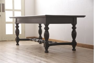 大正時代のダイニングテーブルをリペア&カスタム!幕板下に取り付けられていた桟は取り外し、色味は脚に合わせて着色して仕上げ。(作業台、食卓)