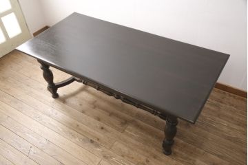 大正時代のダイニングテーブルをリペア&カスタム!幕板下に取り付けられていた桟は取り外し、色味は脚に合わせて着色して仕上げ。(作業台、食卓)