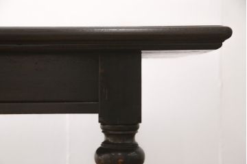 大正時代のダイニングテーブルをリペア&カスタム!幕板下に取り付けられていた桟は取り外し、色味は脚に合わせて着色して仕上げ。(作業台、食卓)