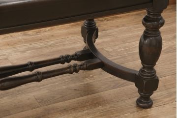 大正時代のダイニングテーブルをリペア&カスタム!幕板下に取り付けられていた桟は取り外し、色味は脚に合わせて着色して仕上げ。(作業台、食卓)