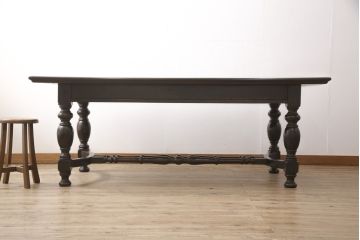 大正時代のダイニングテーブルをリペア&カスタム!幕板下に取り付けられていた桟は取り外し、色味は脚に合わせて着色して仕上げ。(作業台、食卓)