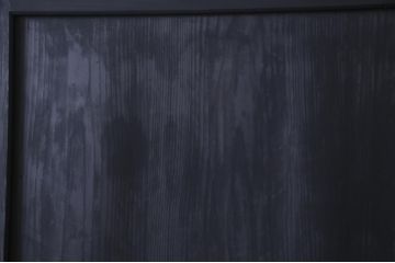 明治期の板戸2枚をリペア&カスタム!オリジナルのステンドグラスをはめ込み、マットブラックに着色仕上げ。(引き戸、建具)