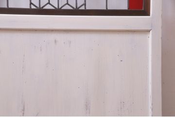 明治期の板戸をリペア&カスタム!オリジナルのステンドグラスをはめ込み、アンティークホワイトでペイント仕上げ。(引き戸、建具)