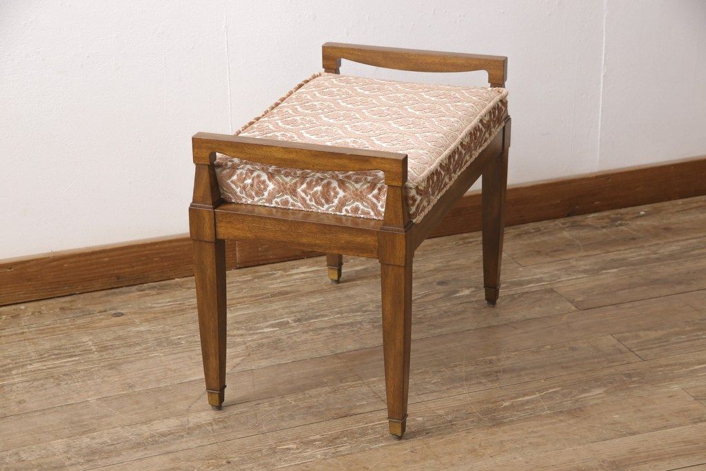 DREXEL HERITAGE(ドレクセルヘリテイジ)のスツールをリペア&カスタム!座面を指定の生地に張り替え、脚底をクッション付きのタイプに交換。