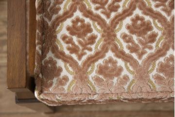 DREXEL HERITAGE(ドレクセルヘリテイジ)のスツールをリペア&カスタム!座面を指定の生地に張り替え、脚底をクッション付きのタイプに交換。