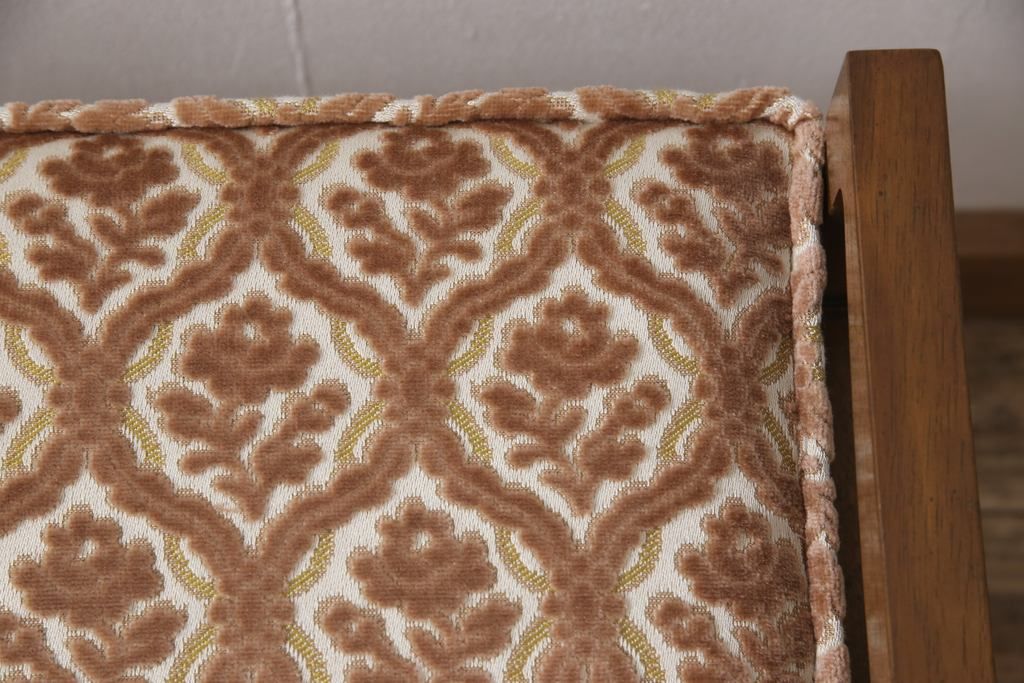 DREXEL HERITAGE(ドレクセルヘリテイジ)のスツールをリペア&カスタム!座面を指定の生地に張り替え、脚底をクッション付きのタイプに交換。