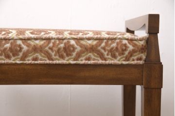 DREXEL HERITAGE(ドレクセルヘリテイジ)のスツールをリペア&カスタム!座面を指定の生地に張り替え、脚底をクッション付きのタイプに交換。