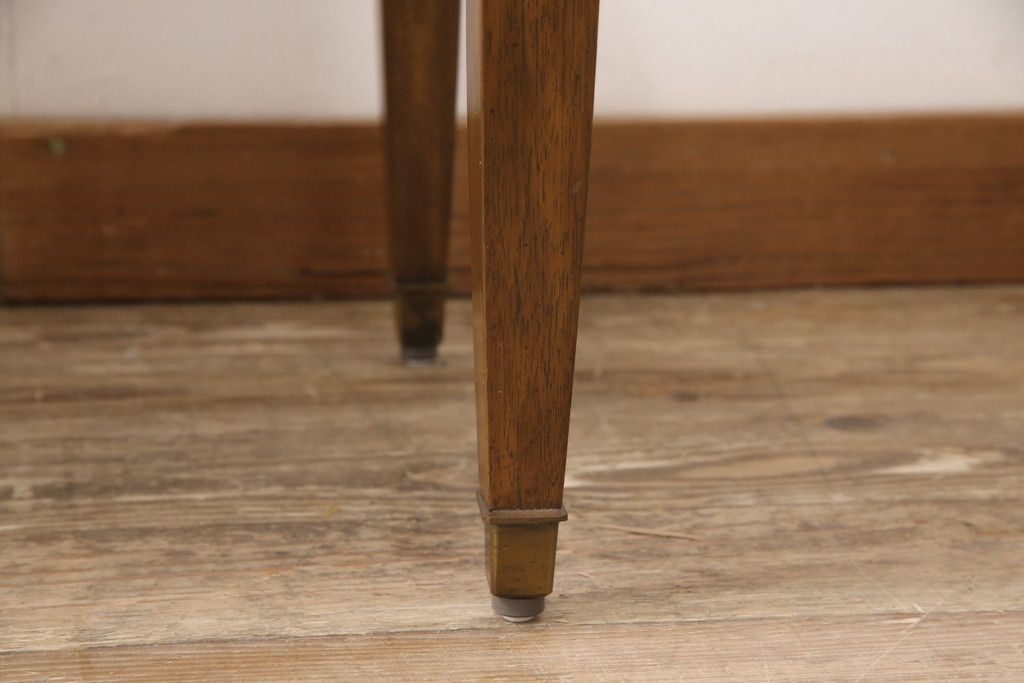 DREXEL HERITAGE(ドレクセルヘリテイジ)のスツールをリペア&カスタム!座面を指定の生地に張り替え、脚底をクッション付きのタイプに交換。