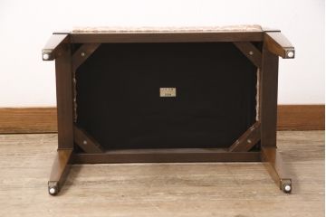 DREXEL HERITAGE(ドレクセルヘリテイジ)のスツールをリペア&カスタム!座面を指定の生地に張り替え、脚底をクッション付きのタイプに交換。