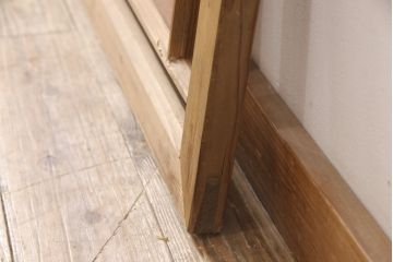 昭和中期の欄間の見た目を変えずに綺麗にリペア!雰囲気を損なわないよう、痛みや割れがある部分のみ新材に入れ替え修復。クリアワックスで仕上げ。(明かり取り、明り取り)