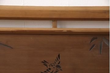 昭和中期の欄間の見た目を変えずに綺麗にリペア!雰囲気を損なわないよう、痛みや割れがある部分のみ新材に入れ替え修復。クリアワックスで仕上げ。(明かり取り、明り取り)