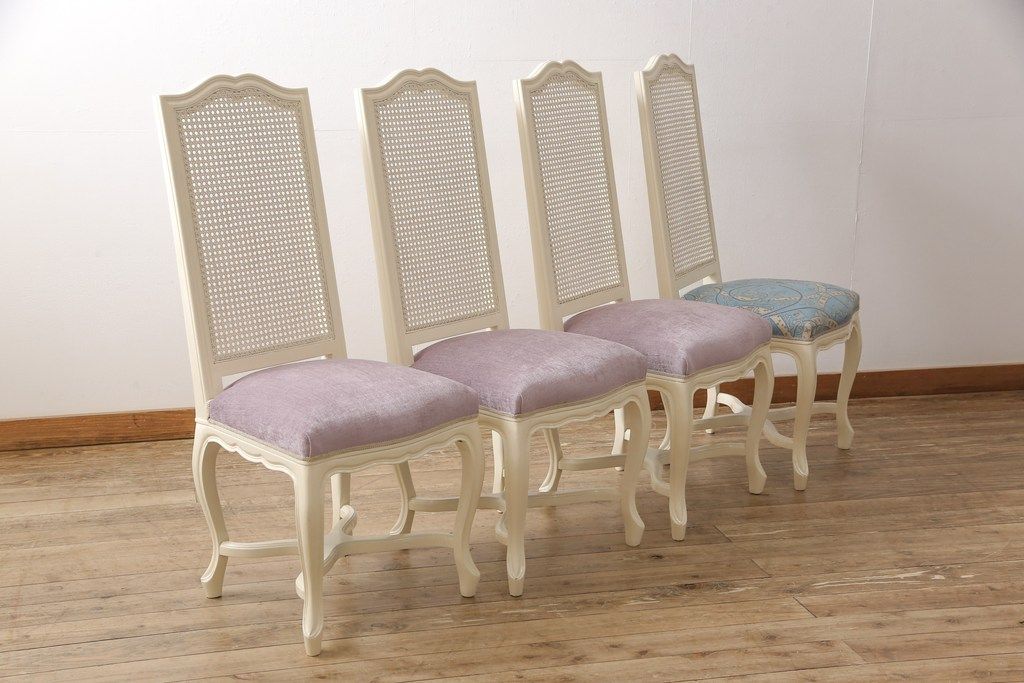 エレガントなラタンバックチェア4脚セットをリペア&カスタム!3脚は指定の生地に張り替え、本体は擦れや色あせ箇所のみ補修ペイントし仕上げ。(ダイニングチェア、椅子)