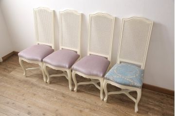 エレガントなラタンバックチェア4脚セットをリペア&カスタム!3脚は指定の生地に張り替え、本体は擦れや色あせ箇所のみ補修ペイントし仕上げ。(ダイニングチェア、椅子)