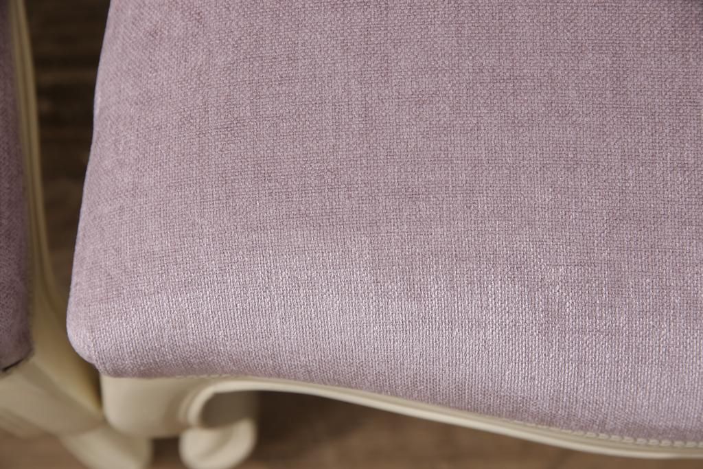 エレガントなラタンバックチェア4脚セットをリペア&カスタム!3脚は指定の生地に張り替え、本体は擦れや色あせ箇所のみ補修ペイントし仕上げ。(ダイニングチェア、椅子)