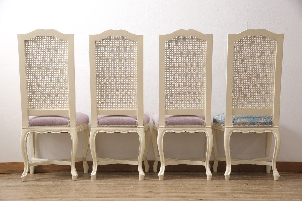 エレガントなラタンバックチェア4脚セットをリペア&カスタム!3脚は指定の生地に張り替え、本体は擦れや色あせ箇所のみ補修ペイントし仕上げ。(ダイニングチェア、椅子)