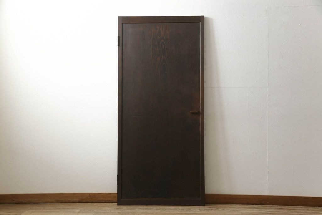 木製扉をリペア&カスタム!ローラー締まりを取り付け加工。(ドア、建具)