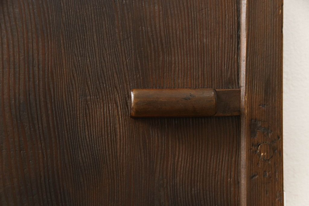 木製扉をリペア&カスタム!ローラー締まりを取り付け加工。(ドア、建具)