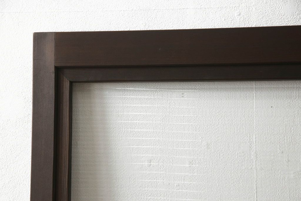 木製ドアをリペア&カスタム!高さと幅をリサイズ。ローラー締まりの取り付け、蝶番の交換。濃い茶色で着色仕上げ。(扉、建具)