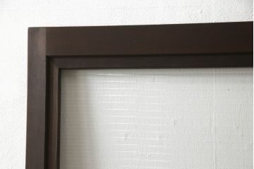 木製ドアをリペア&カスタム!高さと幅をリサイズ。ローラー締まりの取り付け、蝶番の交換。濃い茶色で着色仕上げ。(扉、建具)