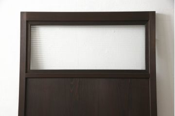 木製ドアをリペア&カスタム!高さと幅をリサイズ。ローラー締まりの取り付け、蝶番の交換。濃い茶色で着色仕上げ。(扉、建具)