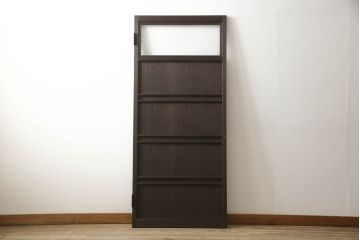 木製ドアをリペア&カスタム!高さと幅をリサイズ。ローラー締まりの取り付け、蝶番の交換。濃い茶色で着色仕上げ。(扉、建具)