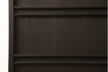 木製ドアをリペア&カスタム!高さと幅をリサイズ。ローラー締まりの取り付け、蝶番の交換。濃い茶色で着色仕上げ。(扉、建具)