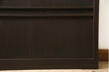 木製ドアをリペア&カスタム!高さと幅をリサイズ。ローラー締まりの取り付け、蝶番の交換。濃い茶色で着色仕上げ。(扉、建具)