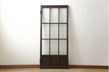 ドアをリペア&カスタム!高さと幅をリサイズし、ローラー締まりの取り付け加工。濃い茶色で着色仕上げ。(ガラス扉、建具)