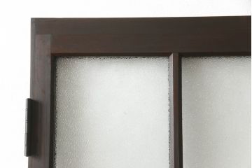 ドアをリペア&カスタム!高さと幅をリサイズし、ローラー締まりの取り付け加工。濃い茶色で着色仕上げ。(ガラス扉、建具)