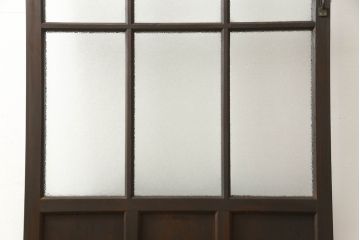 ドアをリペア&カスタム!高さと幅をリサイズし、ローラー締まりの取り付け加工。濃い茶色で着色仕上げ。(ガラス扉、建具)