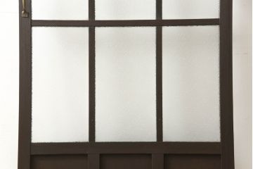 ドアをリペア&カスタム!高さと幅をリサイズし、ローラー締まりの取り付け加工。濃い茶色で着色仕上げ。(ガラス扉、建具)