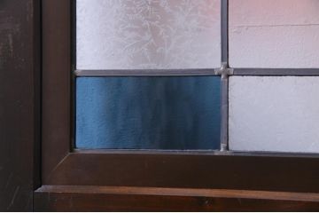 明治大正期の帯戸をリペア&カスタム!オリジナルのステンドグラスをはめ込み、濃い茶色で着色仕上げ。(引き戸、板戸、ガラス戸、建具)
