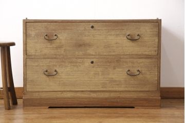 昭和中期の箪笥の見た目を変えずに綺麗にリペア!蜜?ワックス仕上げ。(ローボード、テレビ台、チェスト、引き出し、桐箪笥、桐たんす)