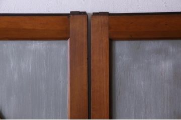 板戸2枚をリペア&カスタム!オリジナルのステンドグラスを組み入れ、グレーとアンティークホワイトでペイント仕上げ。(引き戸、建具)