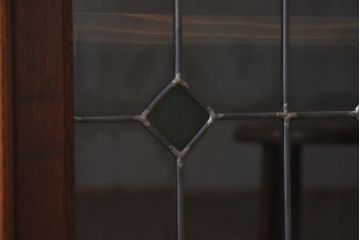 大正昭和初期のガラスキャビネットをリペア&カスタム!建具にオリジナルのステンドグラスを使用。(収納棚、戸棚、サイドボード、ガラスケース)